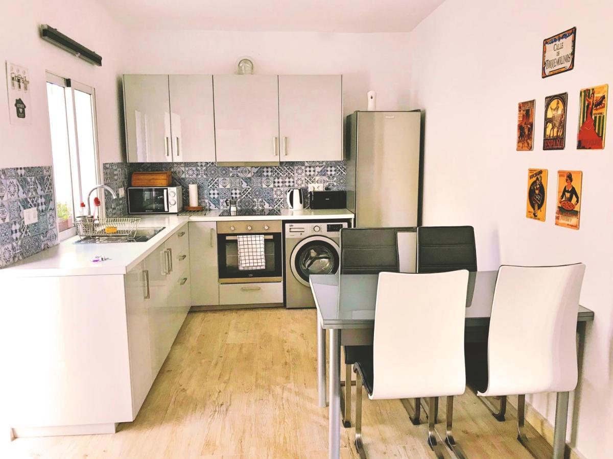 Town House With Patio In Quiet Residential Area 10 Min From Beach Торремолинос Экстерьер фото