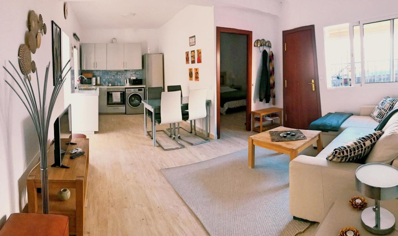 Town House With Patio In Quiet Residential Area 10 Min From Beach Торремолинос Экстерьер фото