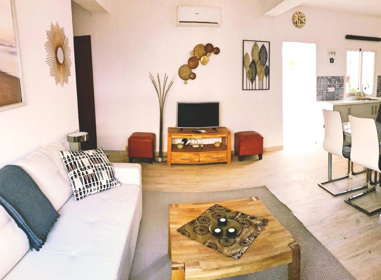 Town House With Patio In Quiet Residential Area 10 Min From Beach Торремолинос Экстерьер фото